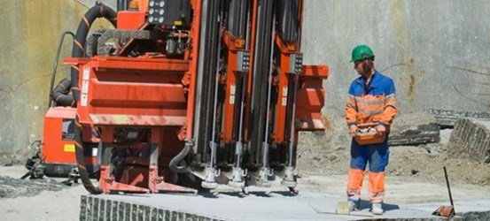 Sandvik DQ440 Dimensional stone drill rig